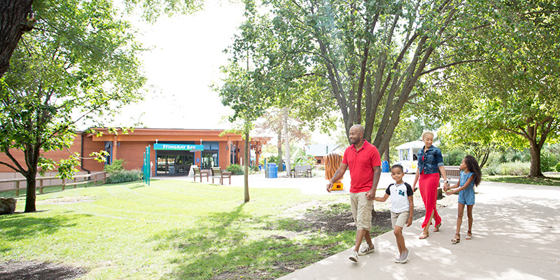 Family at the Kansas City Zoo